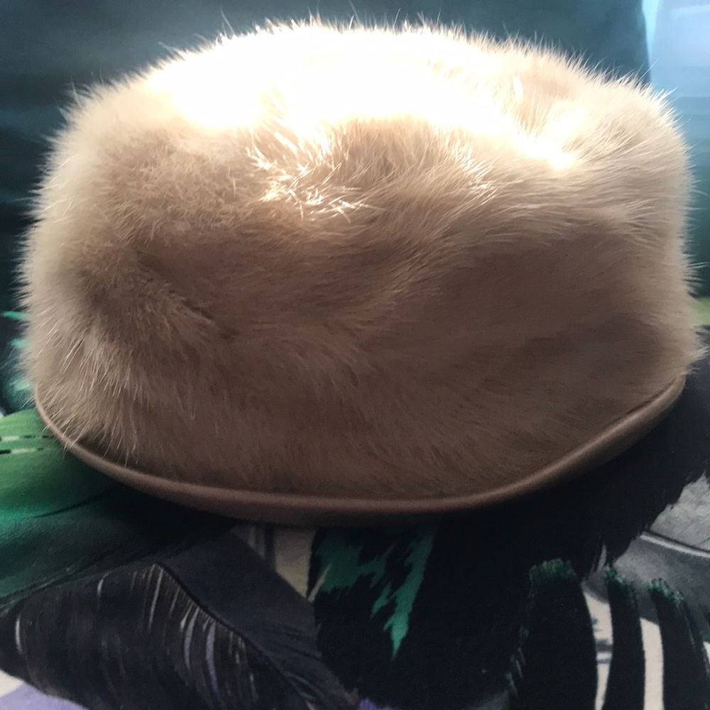 Vintage Howard Albert NY Real Mink Fur Pillbox Hat